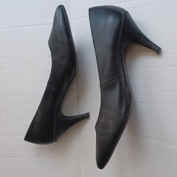 4/$30 Black Vintage Heels - Size 8.5 M - Picture 3 of 12
